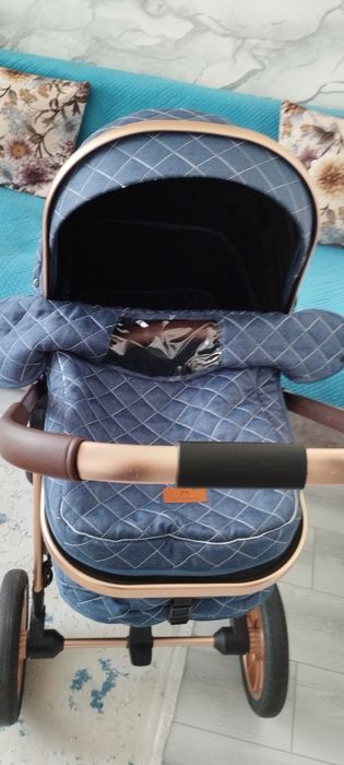 Продам коляску фирменную