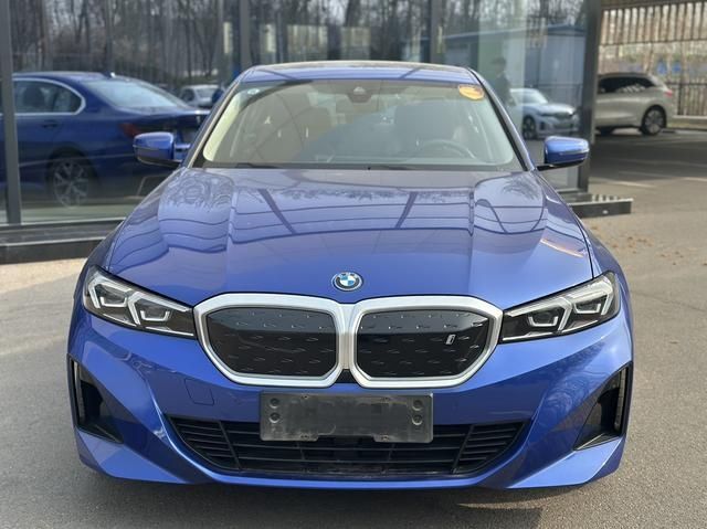 BMW i3 2022 eDrive35L