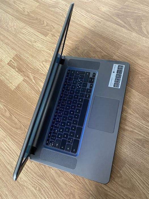 Laptop Acer Slim ChromeBook display mare 15,6 led,4gb ram.ssd disk baterie buna perfect functional vine cu incarcator