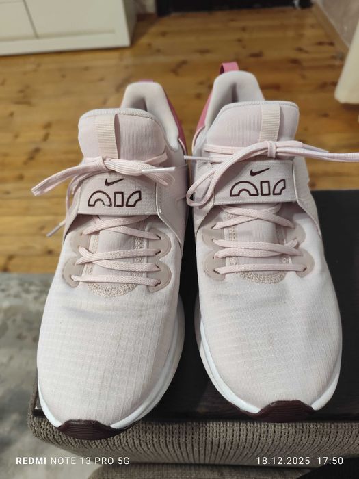 Дамски маратонки Nike