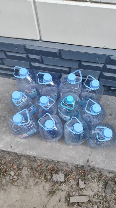 Продам баклашки 5л