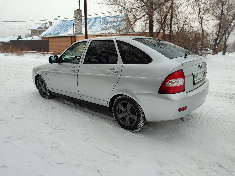 Приора хэтчбек 2012 год