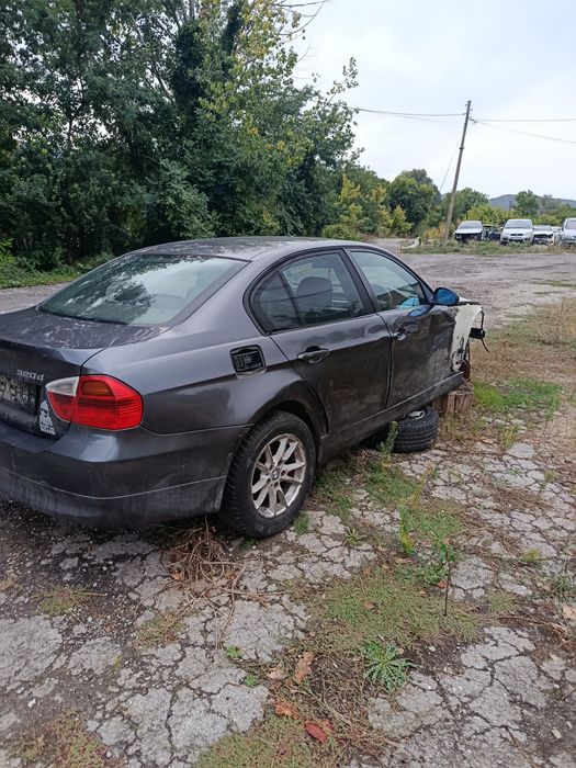 BMW 320d на части