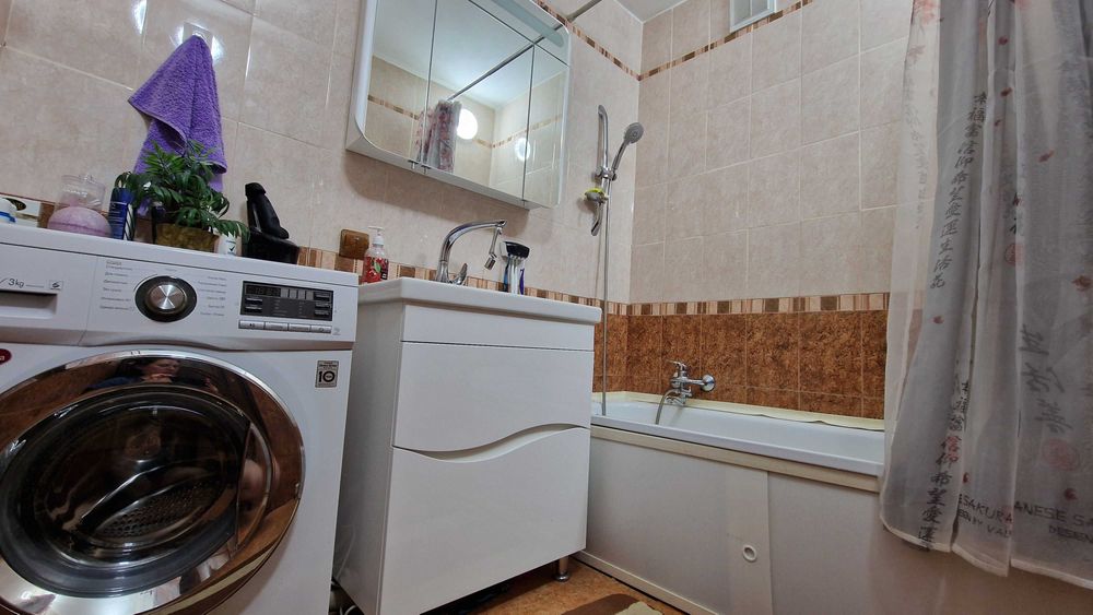 Продам 5-ти комнатную квартиру.