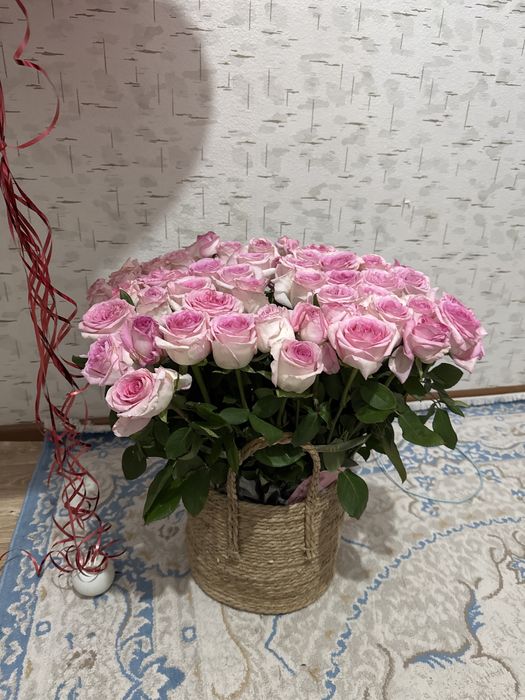 51 розы + 15 сердечные шарики