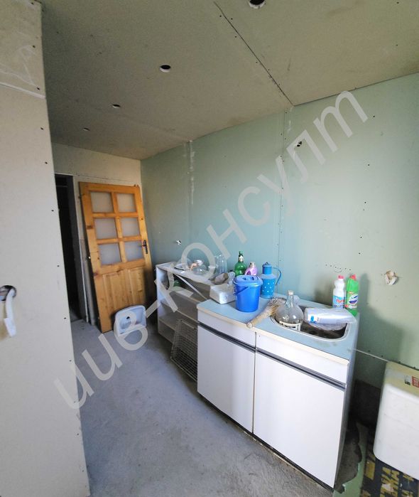 Голям парцел с панорамна гледка и къща в с. Малки Чифлик