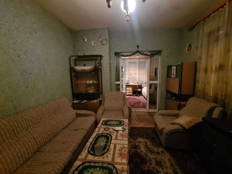 Тристаен Апартамент в Широкия Център на град Хасково