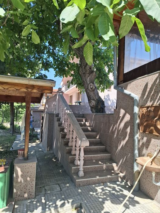 Продава се Къща в Казанлък - 300 кв.м за 850 €/кв.м - Снимка #2