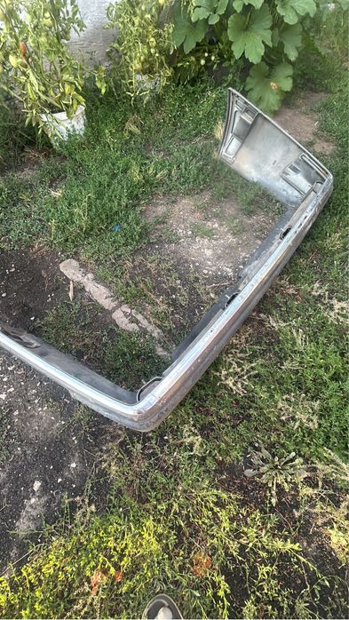 Продам бампер мерседес 124