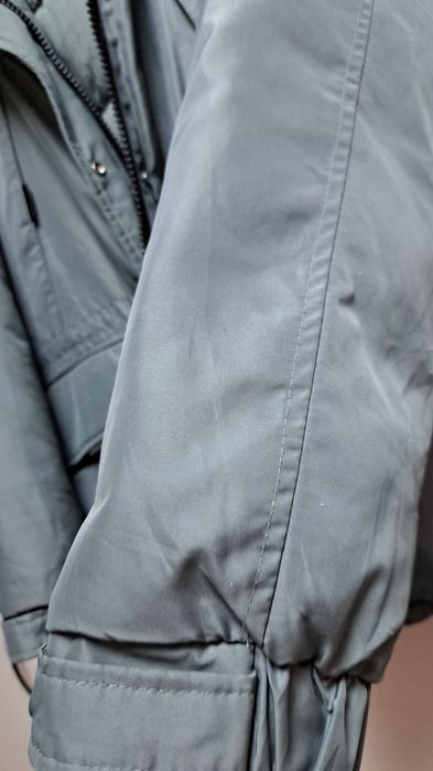 Женская куртка в хорошем состояние