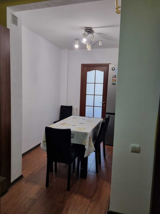 Inchiriez 3 camere
