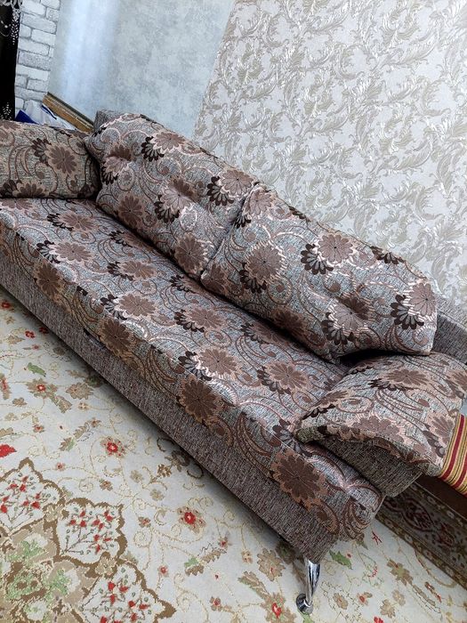 СРОЧНО! Продаю софа, угловой шкаф, стол компьютерный, стулья