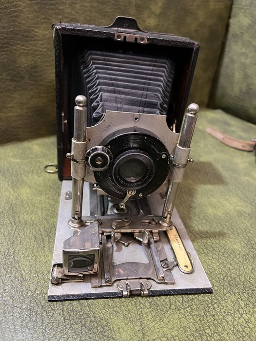 Aparat foto cu burduf din anii 20 cu adaptor Rollex