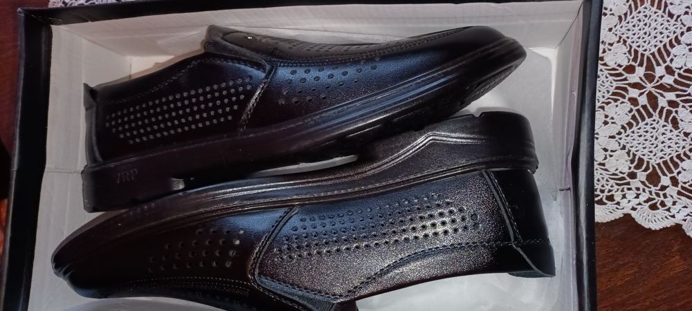 Pantofi de vara  casual din piele naturala mărimea 41 noi nouțe.