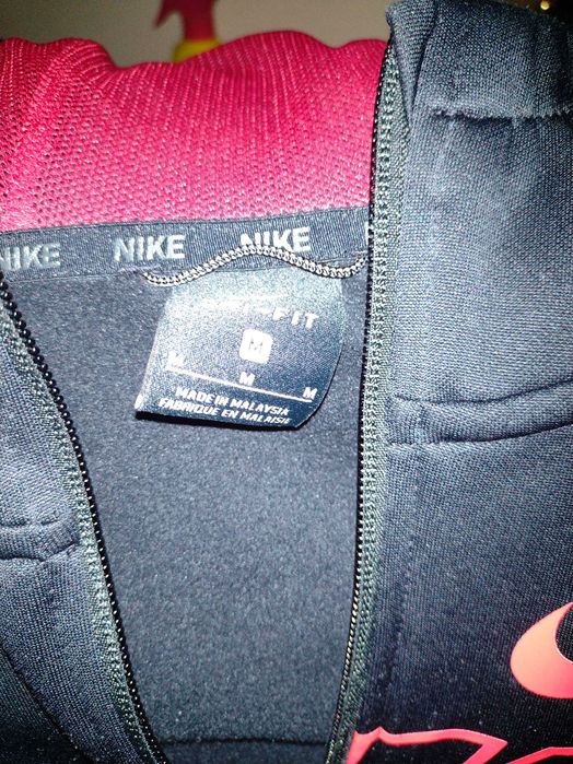Дамско Nike горнище.Размер М, Отлично състояние.