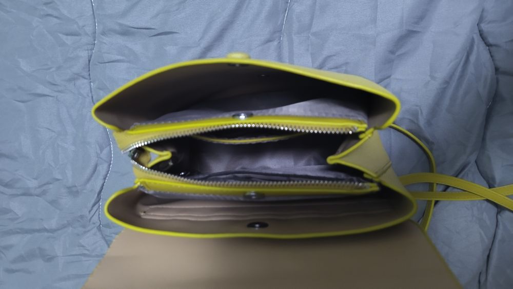 Дамска чанта-раничка