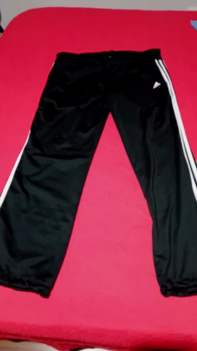 Pantaloni trening
