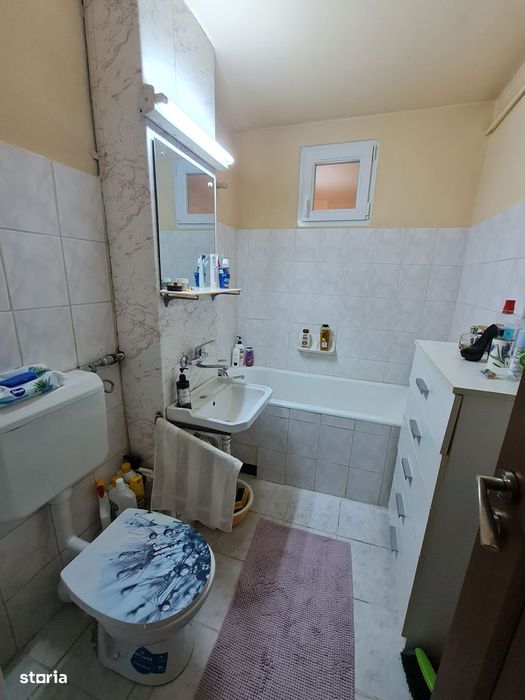 Vand apartament 5 camere Micalaca Str Abrud,2b.Decomandat,Spatios100mp