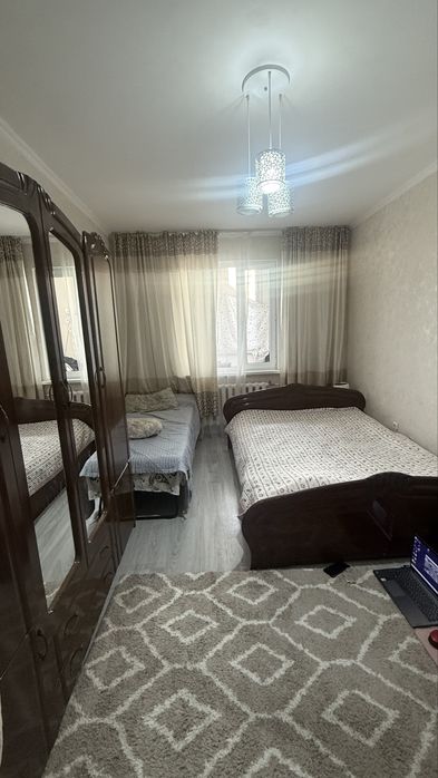 Продам белорусский спальный гарнитур: кровать + шкаф