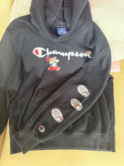 Юношески пуловер на “Champion” с щампи на Супер Марио