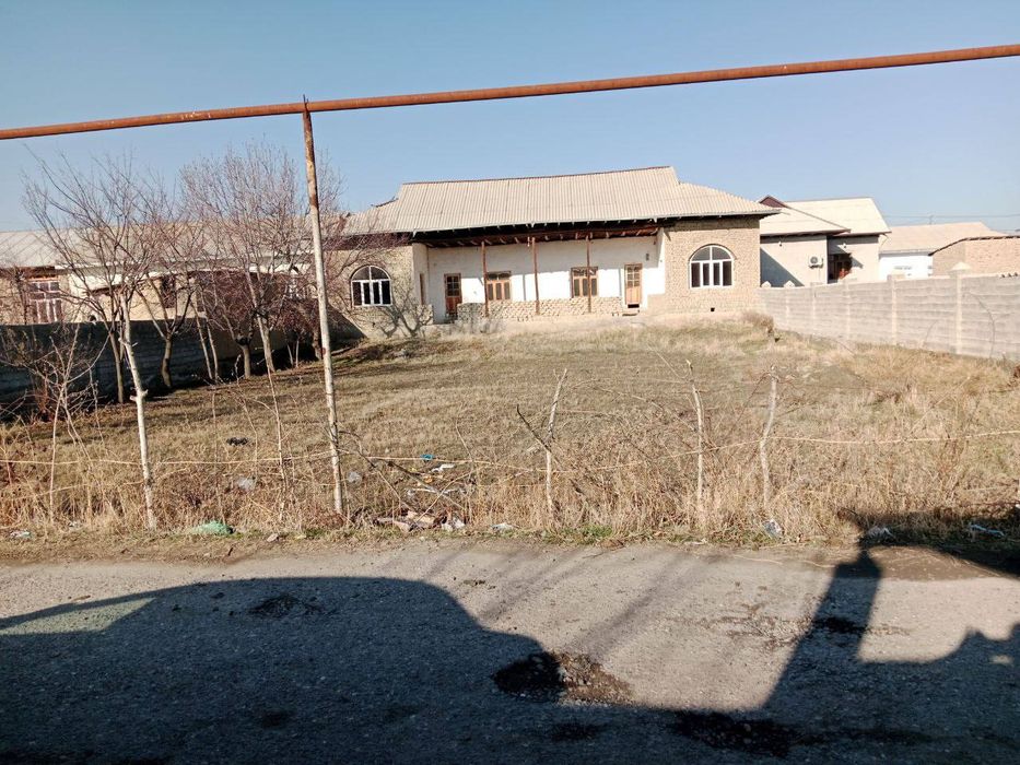 Иштихон шахрида уй сотидади 9.2 сотих