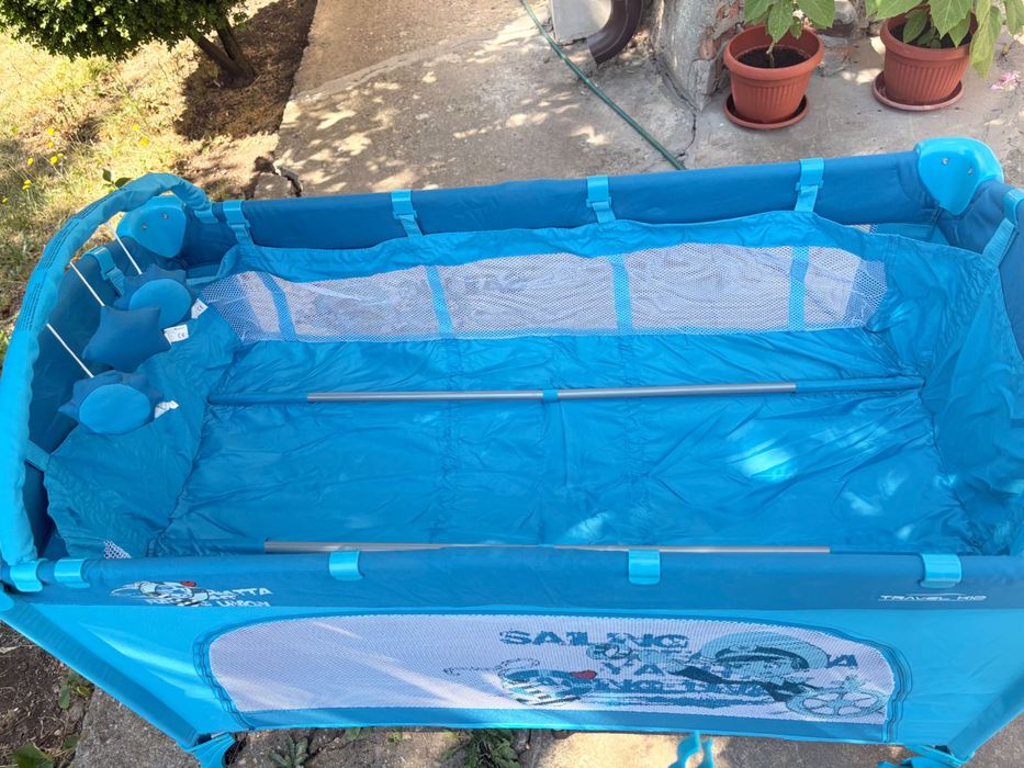 Детска кошара в син цвтя