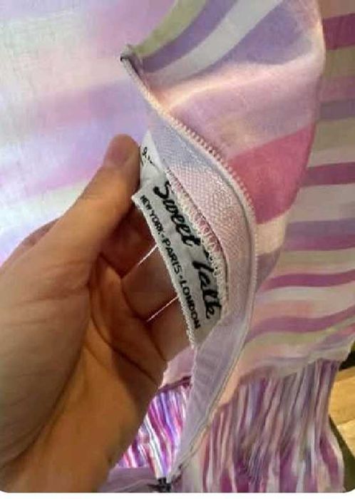 Уникално красива рокля