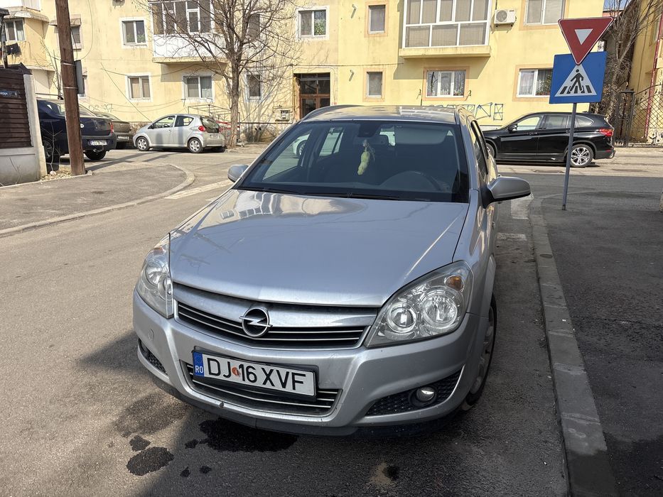 Opel astra h avariat  motor 1.7 cdti