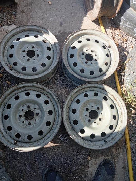 Продам комплект дисков r14 на ВАЗ LADA.