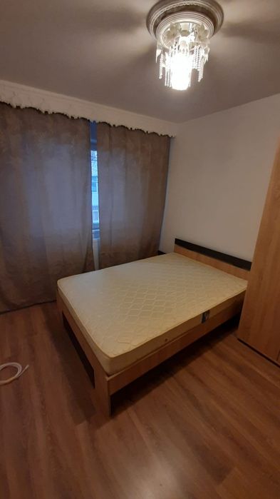 Închiriez apartament