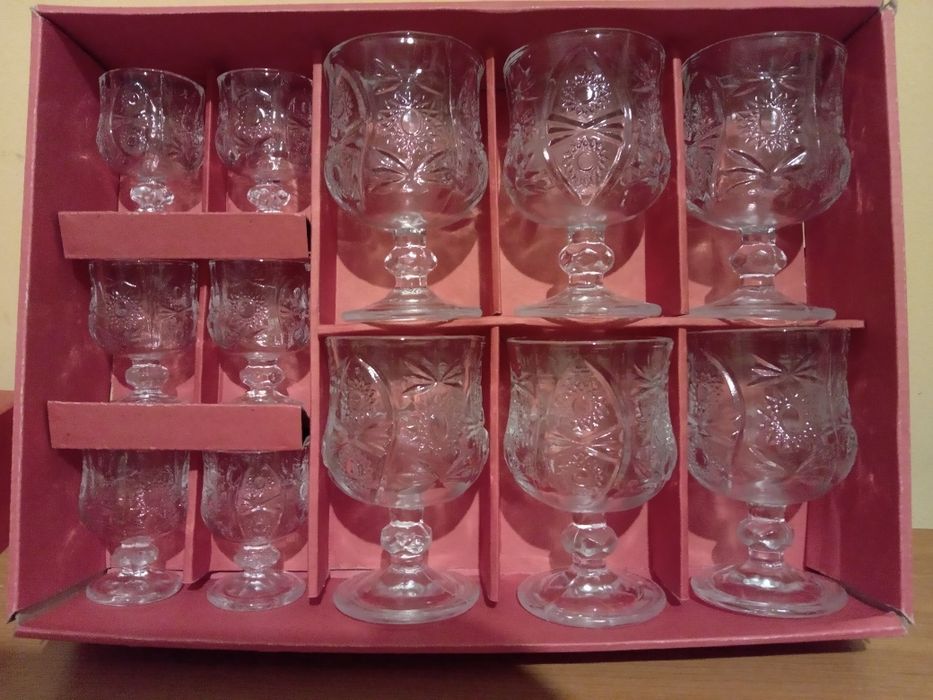 Set 12 pahare made în Egipt ,noi