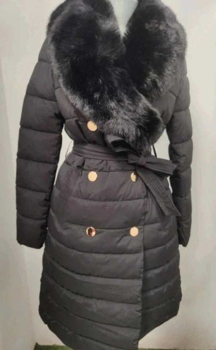 Geacă elegantă cu guler de blană detașabil