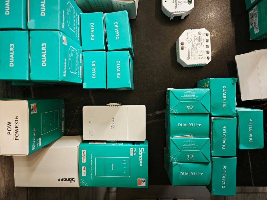 Sonoff  Wifi,Moes Zigbee