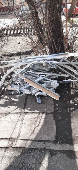 Профиль бесплатно на улице забирайте