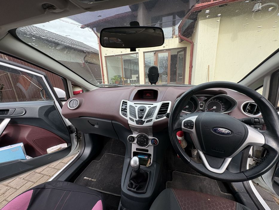 Ford Fiesta 1.2 Petrol volan pe dreapta de Anglia