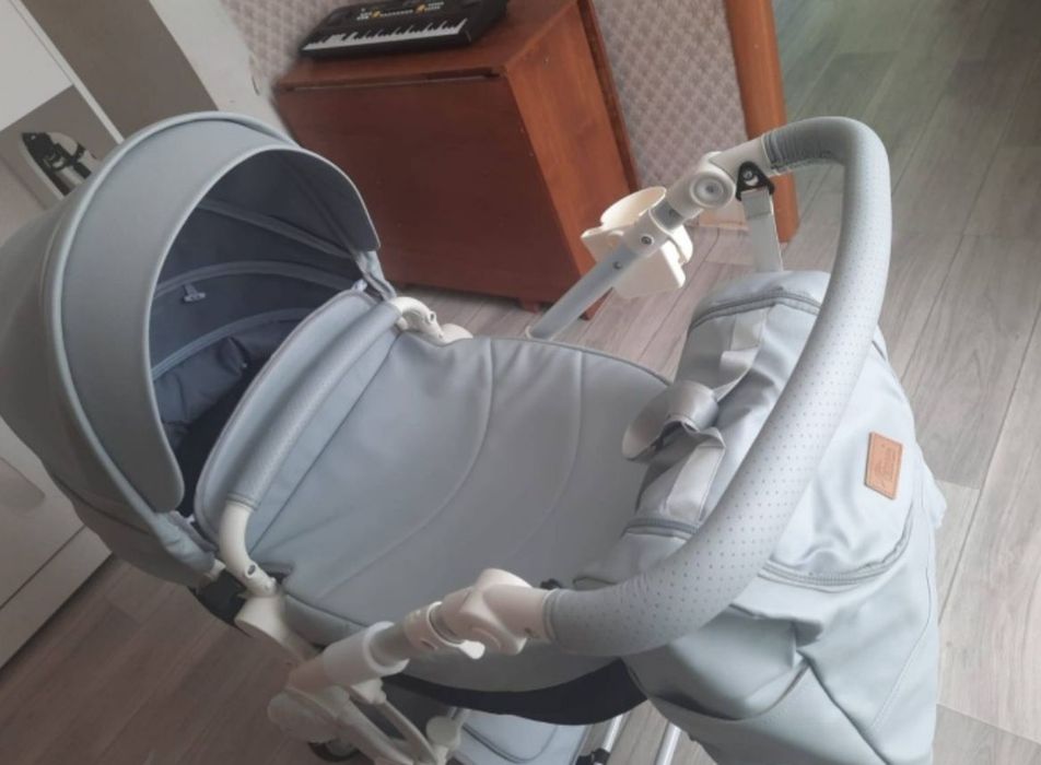 Продам коляску почти не пользовались с люлкой