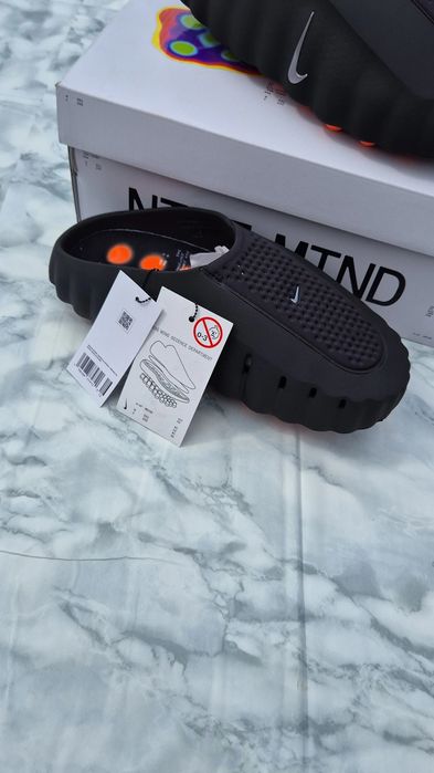 Slapi Nike Mind 001 Black Chrome 42.5