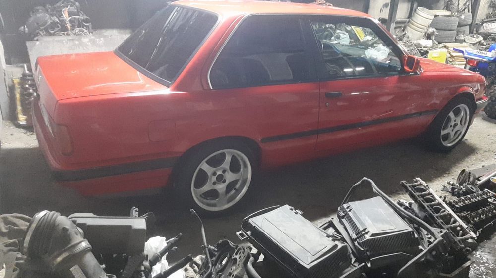 BMW 320 авто.машина.продам.