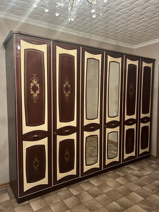 Продам шкаф спальный