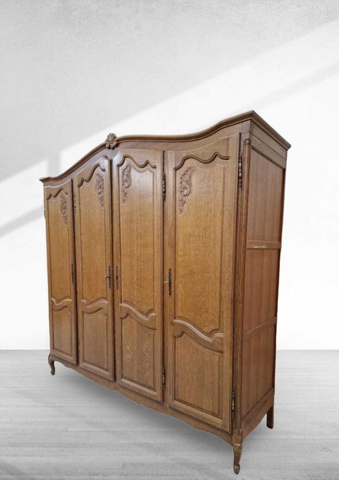 Четирикрилен дъбов гардероб изработен в стил "ЛУИ XV"