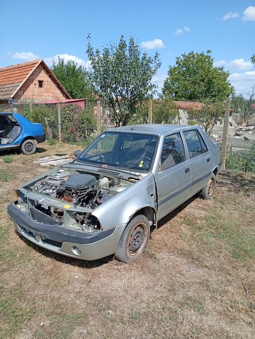 Vând Dacia Solenza