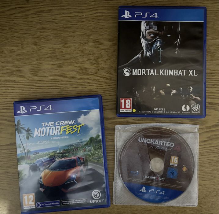 PlayStation 4  + 15 игри – Отлично състояние