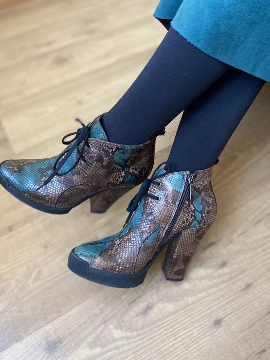 Продам брендовую обувь