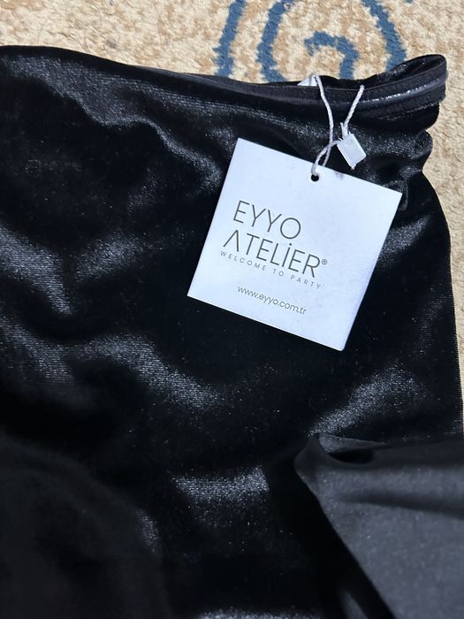 Платье черное