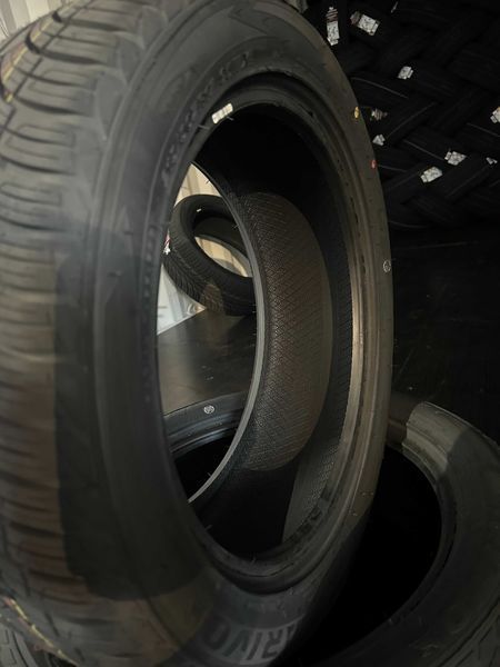 Нови Всесезонни Гуми Arivo Carlorful A/S 215/50R17 95W Xl БОРД