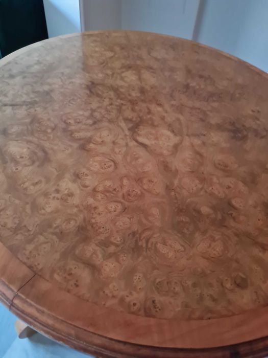 Дървена антикварна маса