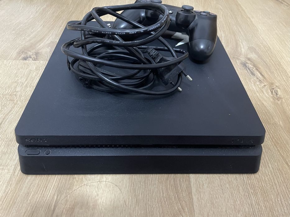 PlayStation 4 Slim - 1TB