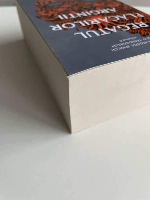 Regatul flacarilor argintii sarah j maas acotar, paperback