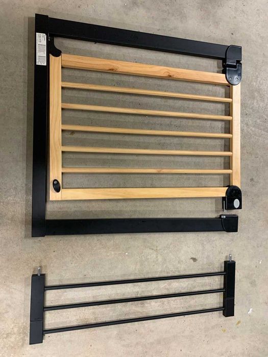 Nukido бариера 76–104 см за куче, с драскотини, здрава