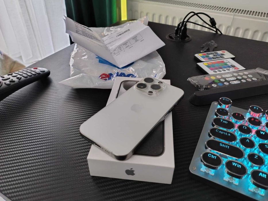 Iphone 15 Pro White ( Alb ) 128 GB Neverloked Garantie Emag